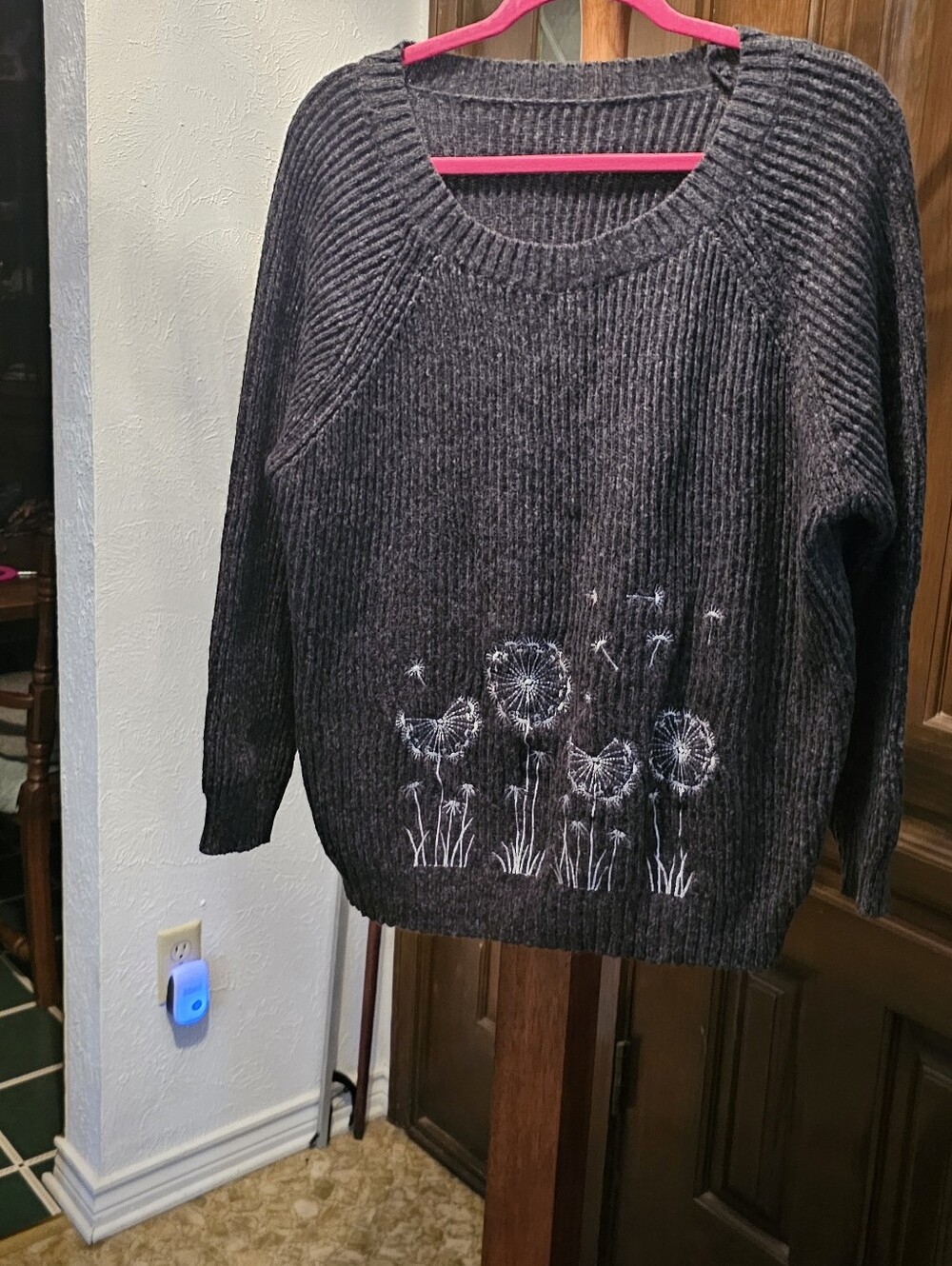 SHEIN Charcoal Ribbed Crewneck Sweater with Dandelion Embroidery
